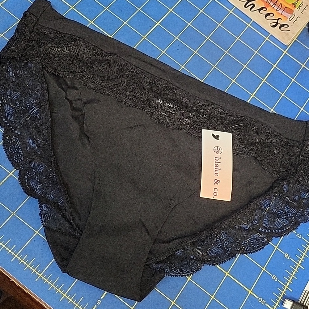 Blake & Co Lace Trim Women's Briefs Black Small NWOT